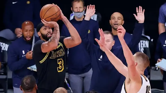 Aksi menawan Anthony Davis pada play-off NBA