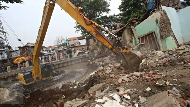 20160112-Pemprov DKI Buldozer Puluhan Bangunan di Bukit Duri-Jakarta