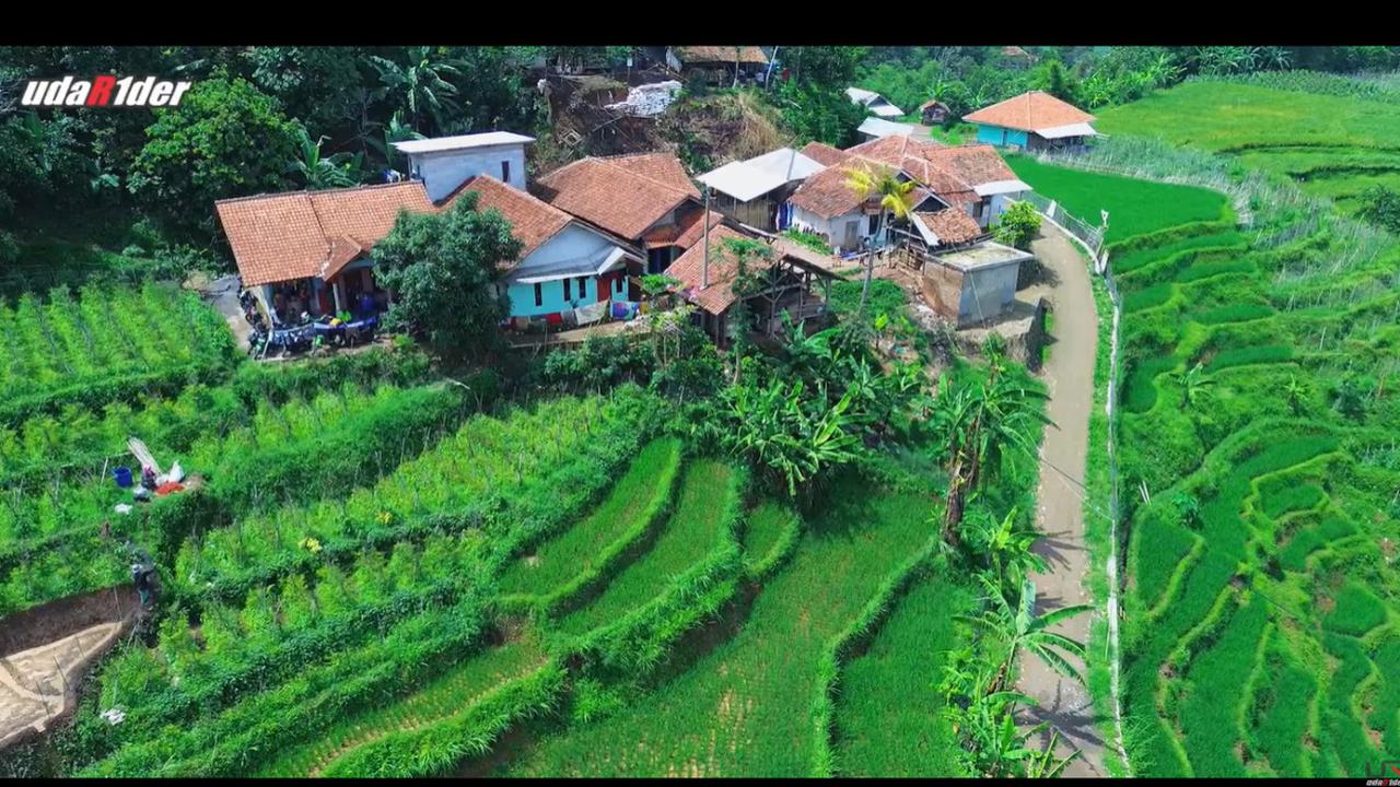 Letaknya di Perbukitan