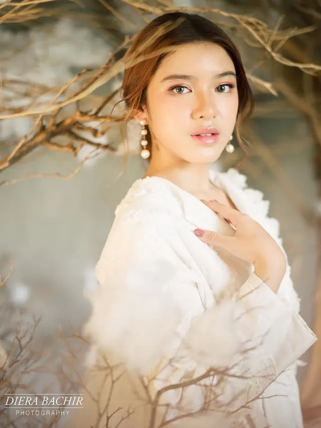 6 Pemotretan Tiara Idol dengan Tema 'Pearl In The Clouds' Ini Curi Perhatian