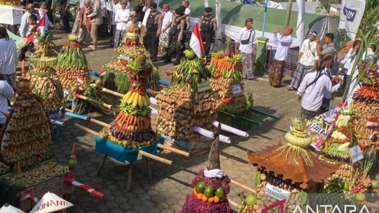 Parade Sewu Kupat Kudus Dongkrak Ekonomi dan Lestarikan Tradisi Budaya Lokal