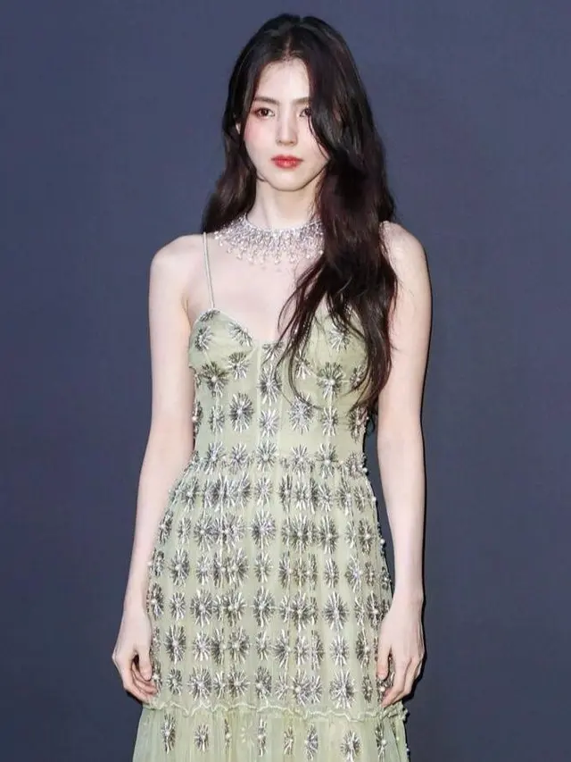 6 Gaya Artis Hadiri Kering Women In Motion Awards 2024, Raline Shah Pakai Beskap-Han So Hee Pakai Dress Rp200 Jutaan