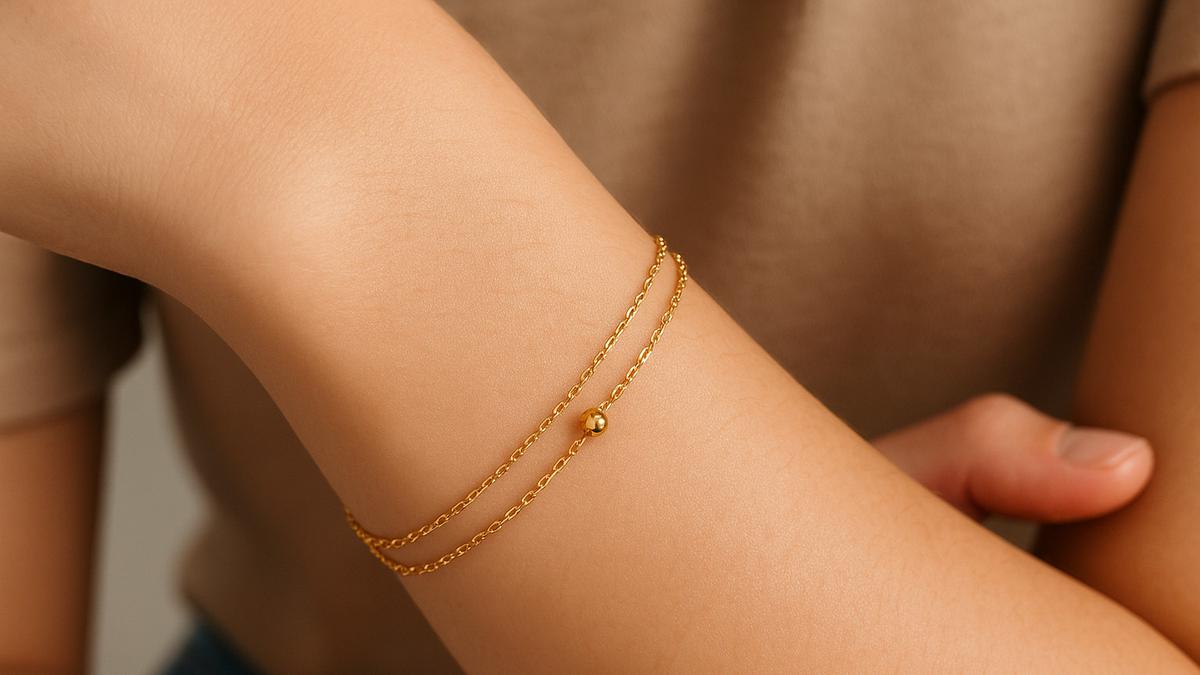 10 Model Gelang Emas Gram Kecil Tapi Cantik yang Lagi Tren di 2025, Cocok untuk Gaya Sehari-hari