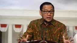 Gubernur BI Agus Martowardojo memberikan keterangan pers usai rapat kabinet terbatas bidang perekonomian di Kantor Presidenan, Jakarta, Rabu (11/3/2015).Rapat tersebut mengenai perkembangan nilai tukar rupiah. (Liputan6.com/Faizal Fanani)