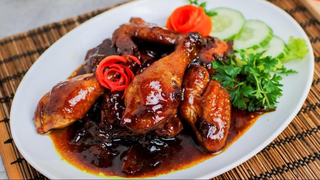 1.  Ayam Masak Kecap Simple ala Rudy Choirudin