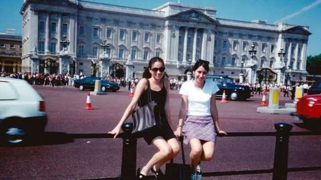 Dulu Berfoto Sebagai Turis, Kini Meghan Menjadi Anggota Keluarga Kerajaan Seungguhnya