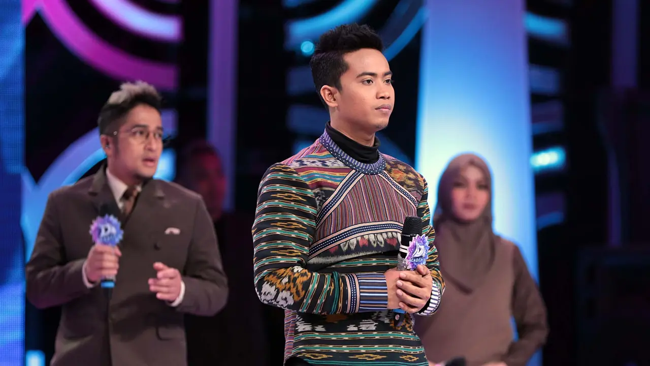 [Bintang] Iis Dahlia Terpesona pada Penampilan Arlan D'Academy 4