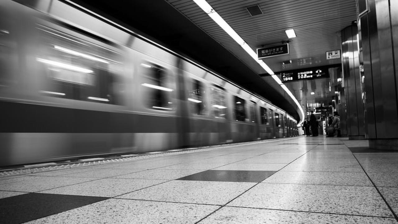 Ilustrasi kereta api di Jepang