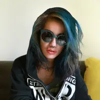 Perempuan 26 tahun itu mengaku punya makna di setiap tattonya. Seperti diketahui, banyak tatto diseputar tubuh Sheila. Selain itu, piercing di hidung dan diatas bibir. (Galih W. Satria/Bintang.com)