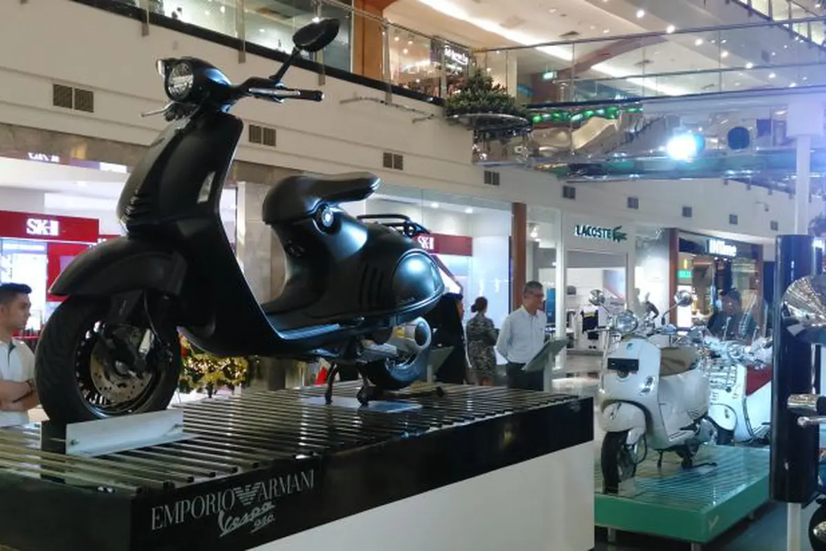 Cuma 30 Unit di Indonesia, Vespa 946 Giorgio Armani Ludes Terjual