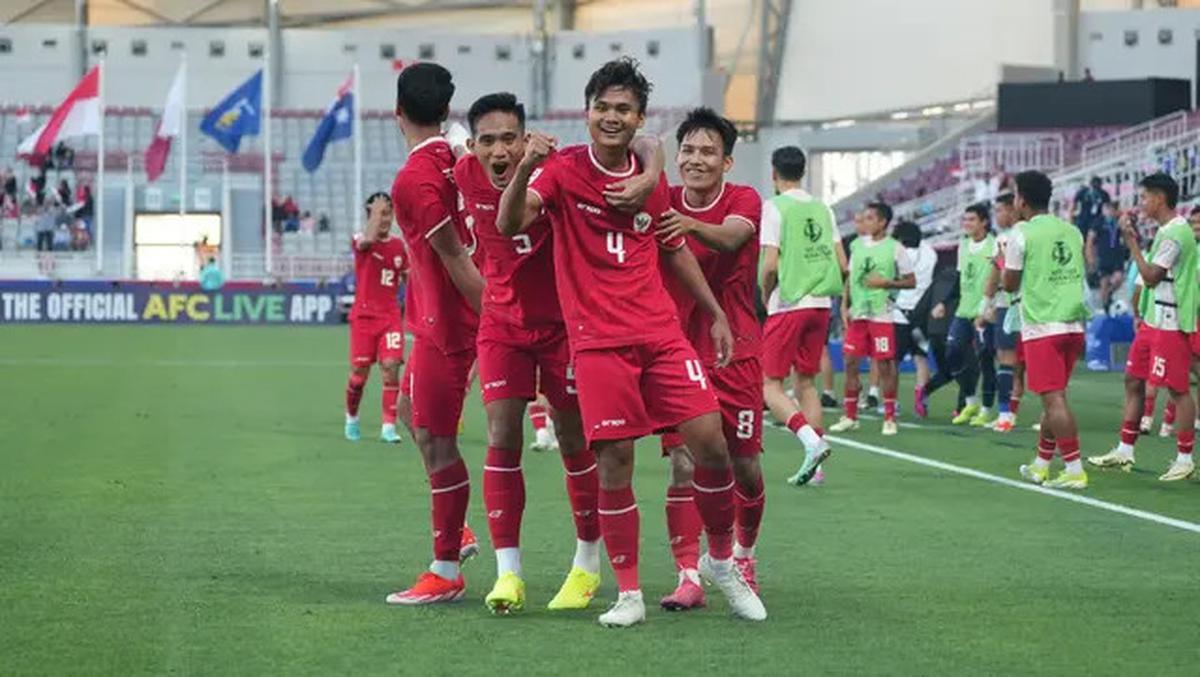 Timnas Indonesia U-23 berhasil menaklukkan Australia U-23 dalam pertandingan kedua Grup A Piala Asua U-23 di Stadion Abdullah bin Khalifa, Doha, Qatar, Kamis (18/4/2024) malam WIB. Tim asuhan Shin Tae-yong menang tipis 1-0 dalam duel alot tersebut. Foto: 