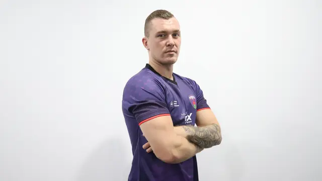 Persita Tangerang meresmikan bek asal Inggris, Adam Mitter.
