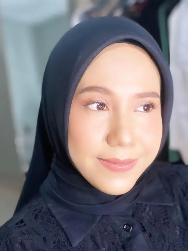 Tampil Jadi MC, Ini 5 Potret Nadya Arifta Mantan Kekasih Kaesang Dimakeup MUA Bikin Pangling