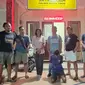 Dominggus Lede, pelaku pencabulan anak bawah umur saat diamankan aparat Polres Sumba Timur, NTT (Liputan6.com/Ola Keda)