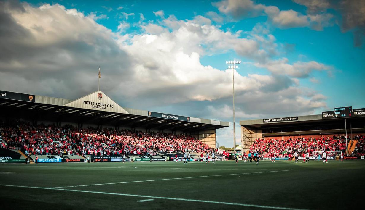 Nottingham Forest kembali tampil di Liga Inggris 2022/2023 usai vakum selama 22 tahun. Kembalinya The Tricky Trees ke kasta paling tinggi sepak bola Inggris dengan memboyong sejumlah pemain bintang agar dapat bersaing dengan klub lainnya. Penggemar pun pastinya tak sabar untuk melihat aksi dari Joe Worral dkk tampil di The City Ground. (nottinghamforest.co.uk)