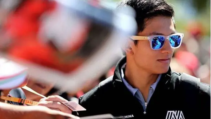 Berhenti di Lap 40, Menpora Semangati Rio di F1