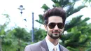 Idola baru masyarakat Indonesia, Shakti Arora dan Radhika Madan kembali ke negaranya, India. Pemeran dalam serial Ranveer dan Ishani itu kembali setelah beberapa hari melakukan serangkaian kegiatan di Indonesia. (Adrian Putra/Bintang.com) 