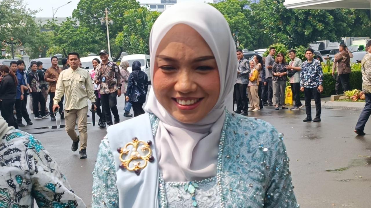 Berkebaya Biru Tiba di Istana, Politikus PKB Farida Faricha Dikabarkan jadi Wamen Koperasi