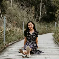 Bersahaja./copyright&nbsp;pexels.com/@emmypaw/