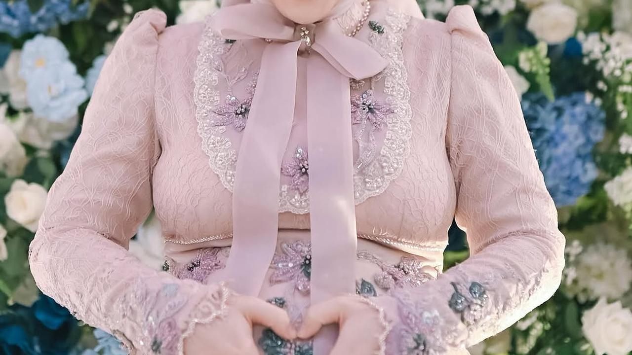 Potret Acara Tasyakuran 7 Bulan Kehamilan Zaskia Gotik, Tampil Cantik dengan Gamis Pink Berpita