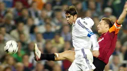 Fernando Hierro (128 gol) - Hierro merupakan salah satu bek tangguh yang pernah membela Real Madrid. Selama Kariernya, Hierro telah mengoleksi 128 gol dari 676 laga di 4 klub. (AFP/Javier Soriano)