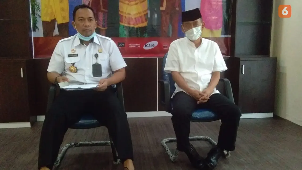 Ka Kanwil Kemenkumham Sulteng (memegang map), Lilik Sujandi.
