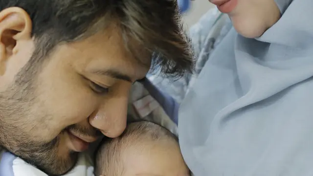 Irish Bella dan Ammar Zoni. (Foto: Arie Asanandaputra dan Oxygen Entertainment)