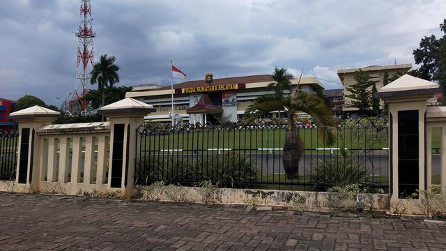 Kejar Pelaku Pembunuhan, Polisi di Palembang Dikeroyok Belasan Preman