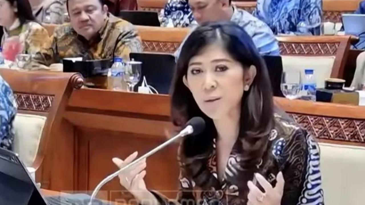 VIDEO: Anggota Komisi I DPR Depan Menteri Komdigi "Sampai Lebaran Monyet Pun Tidak Akan Selesai!"