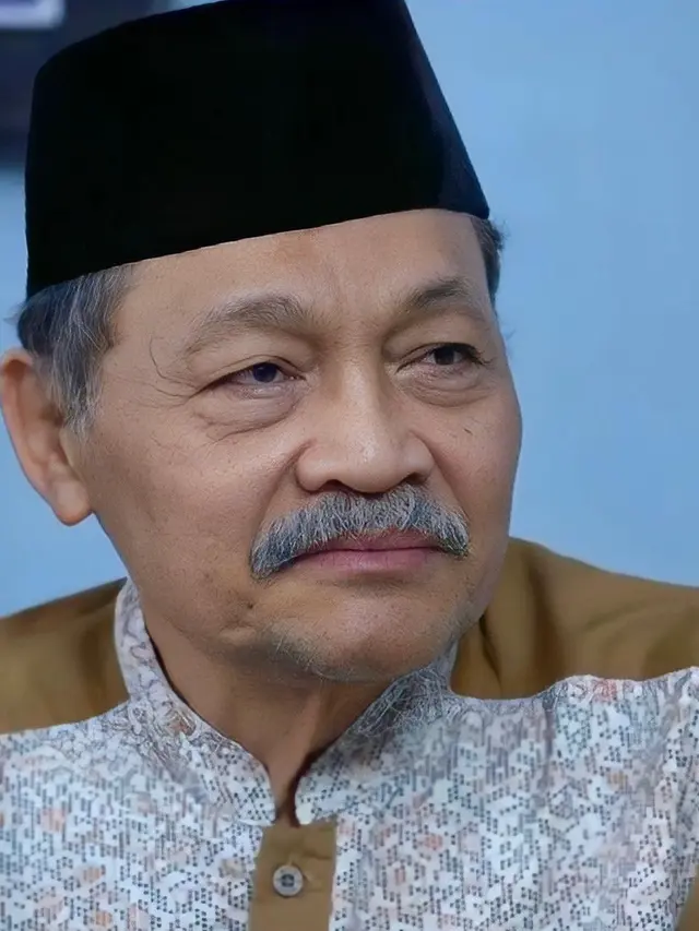 Eeng Saptahadi meninggal dunia (https://www.instagram.com/p/ColhoHNJn_Q/)