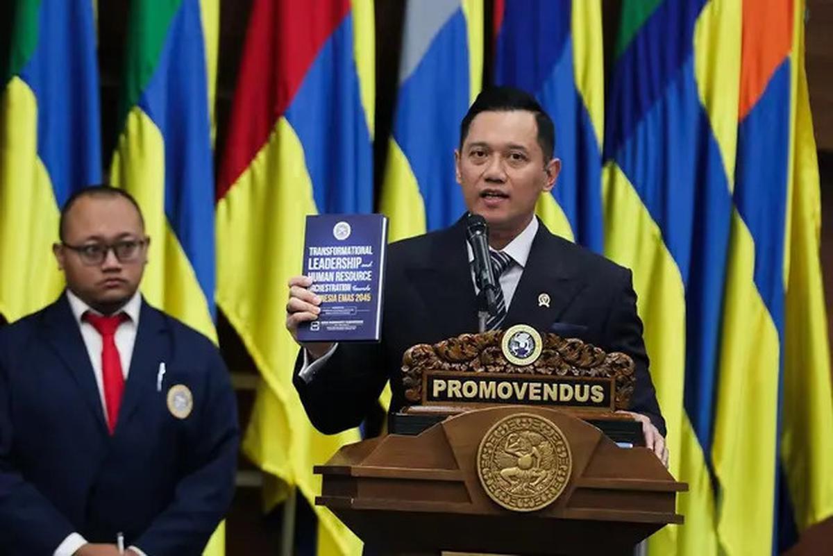 7 Potret AHY Raih Gelar Doktor di Unair, Rektor: Bukan Doktor Universal Studio