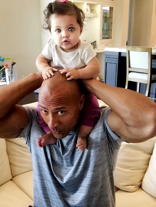 Bersama dengan Lauren Hashian Dwayne Johnson sendiri adalah ayah dari Jasmin. (instagram/therock)