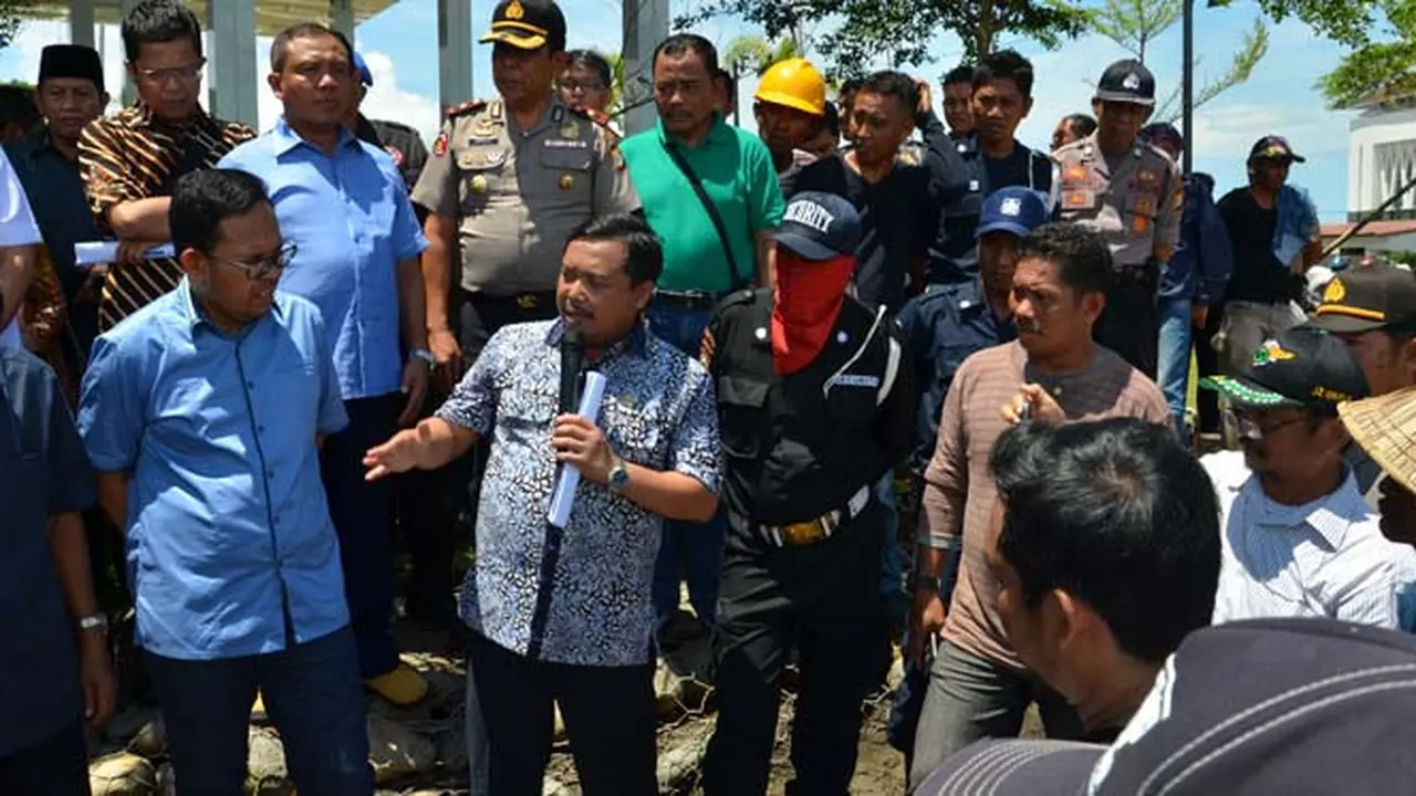 Komisi IV DPR Temui Aksi Massa Tolak Reklamasi Pantai Losari