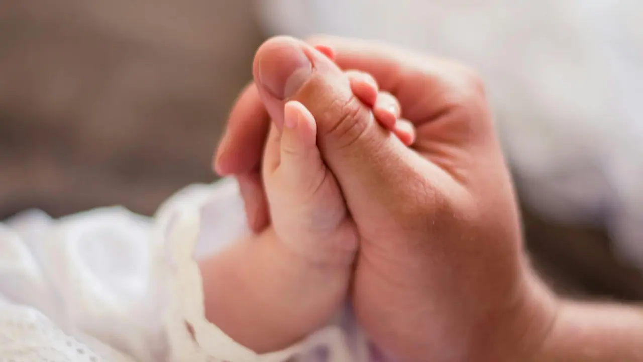 Cara Aman Memotong Kuku Bayi Tanpa Takut Melukai