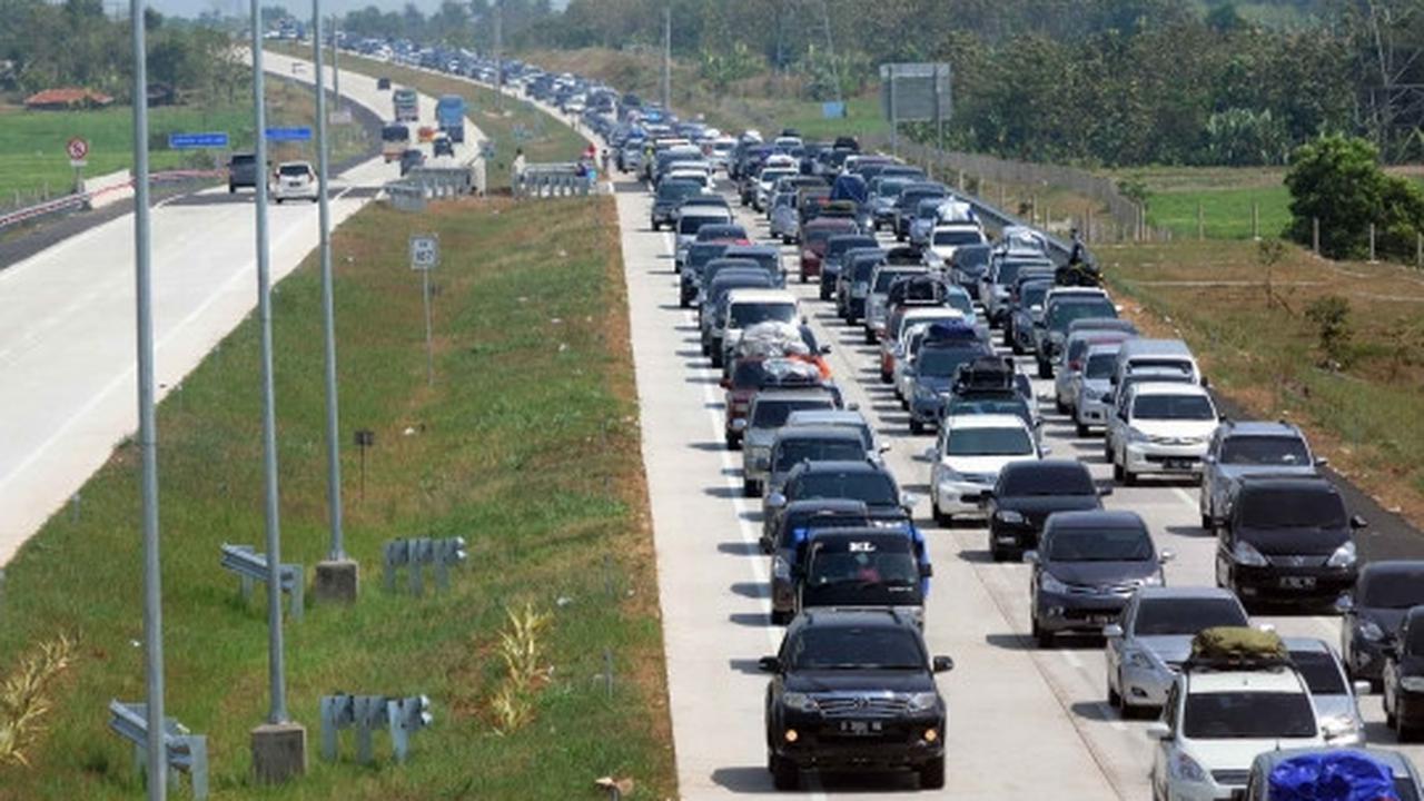Puncak arus mudik, antrean keluar Tol Palimanan hingga 20 Km