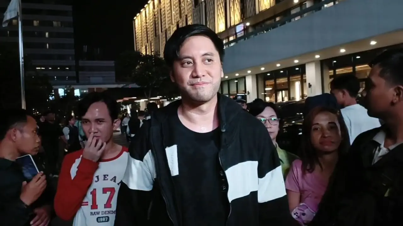 Kevin Aprilio tengah menikmati perannya sebagai seorang ayah.