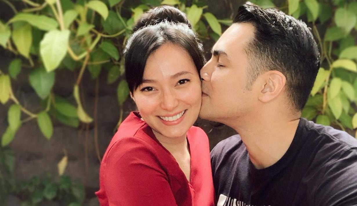 Asmirandah Hamil Anak Pertama Setelah 7 Tahun Menikah - Page 1 - News