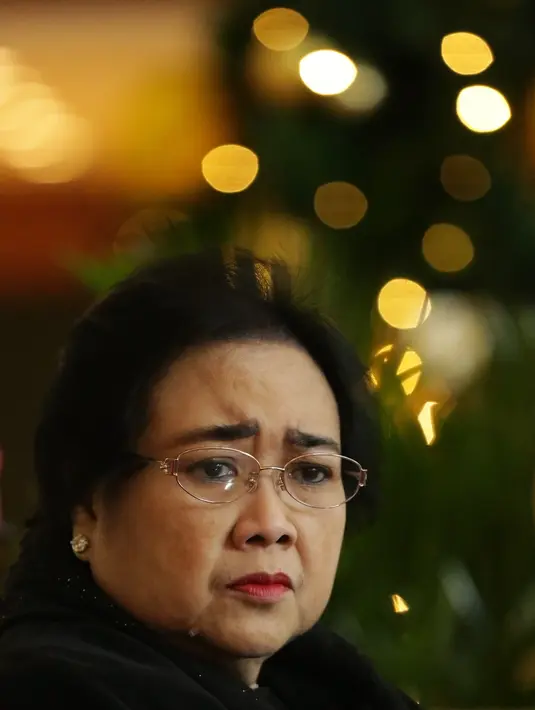 "Permasalahan sejumlah direksi ditahan polisi. Sehingga uang ibu Rachmawati di PT PB, tidak digunakan bangun hotel, tapi dibuat tujuan lain yakni membiayai perkara pidana di Jawa Timur," lanjutnya. (Bambang E Ros/Bintang.com)