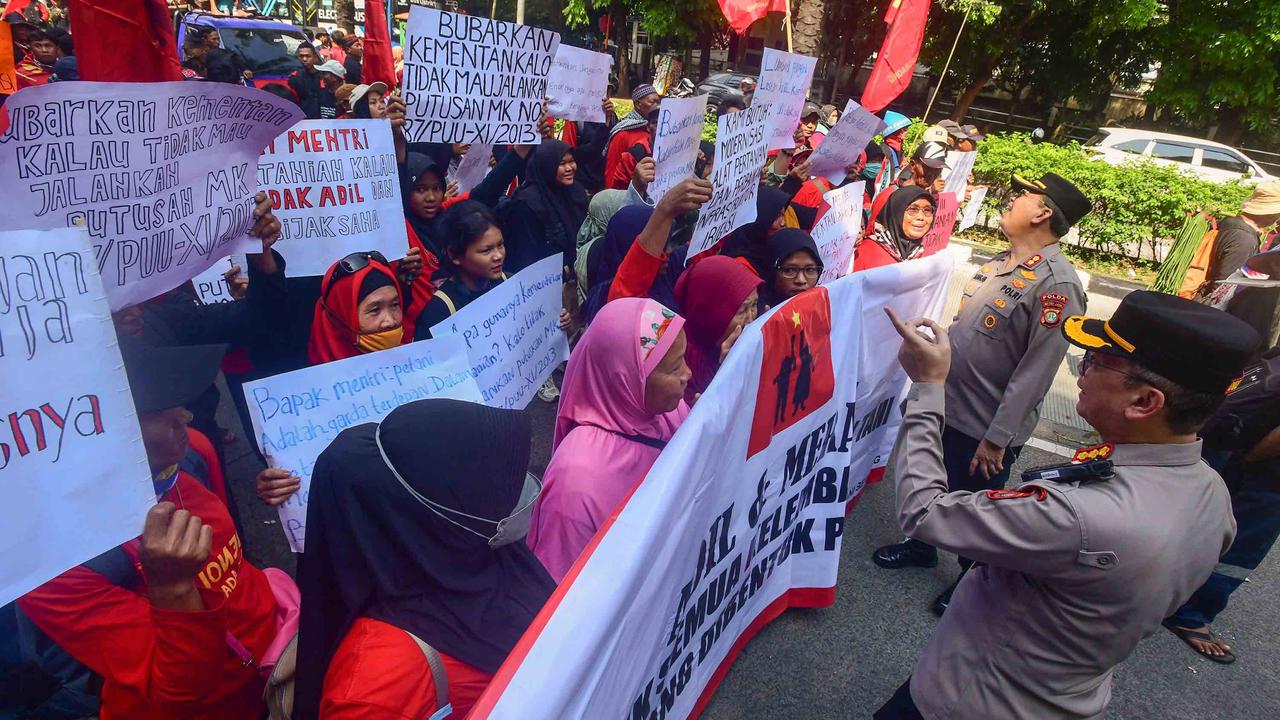 FOTO: Hari Tani Nasional, Petani Indramayu Tuntut Perbaikan Irigasi dan Modernisasi Pertanian