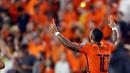 Penyerang timnas Belanda, Memphis Depay berselebrasi setelah mencetak gol pembuka timnya ke gawang Montenegro pada laga lanjutan kualifikasi Piala Dunia 2022 di Stadion Phillips, Minggu (5/8/2021) dini hari WIB. Belanda menggilas Montenegro empat gol tanpa balas. (MAURICE VAN STEEN/ANP/AFP)