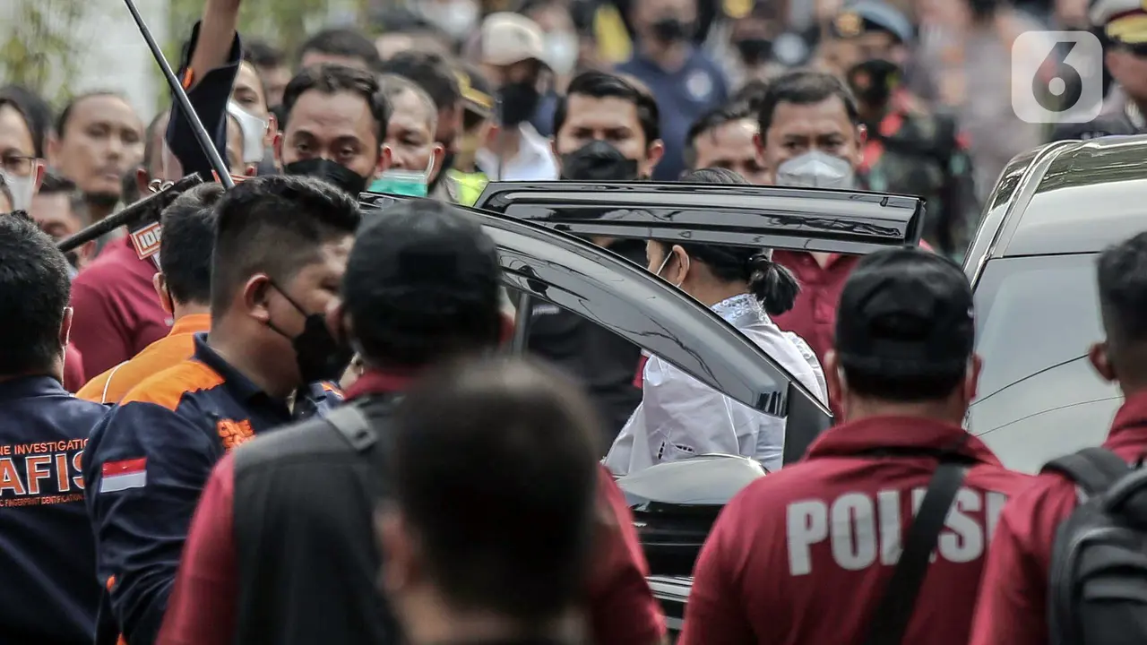 Ferdy Sambo dan Putri Candrawathi Jalani Rekonstruksi Pembunuhan Brigadir J di Rumah Dinas Duren Tiga