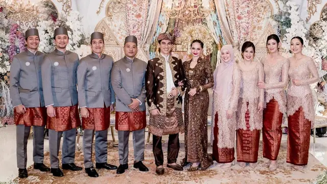 6 Potret Natasha Rizky di Pernikahan Enzy Storia, Tampil Bersama Desta