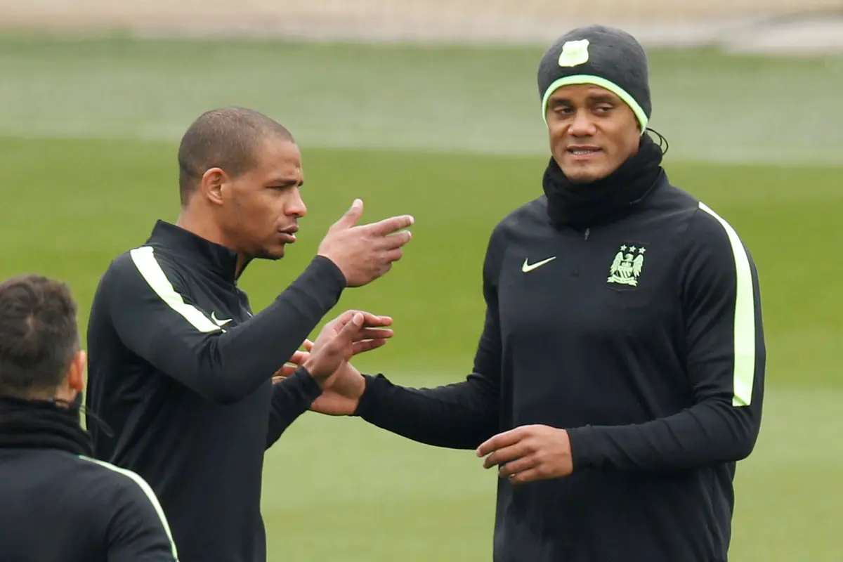 Bek Manchester City, Vincent Kompany