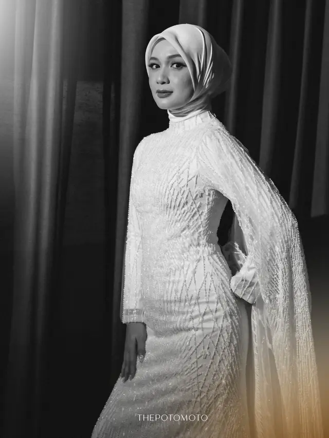 Dea Annisa Tampil Bak Fairytale Bride dalam Gaun Modest Serba Putih