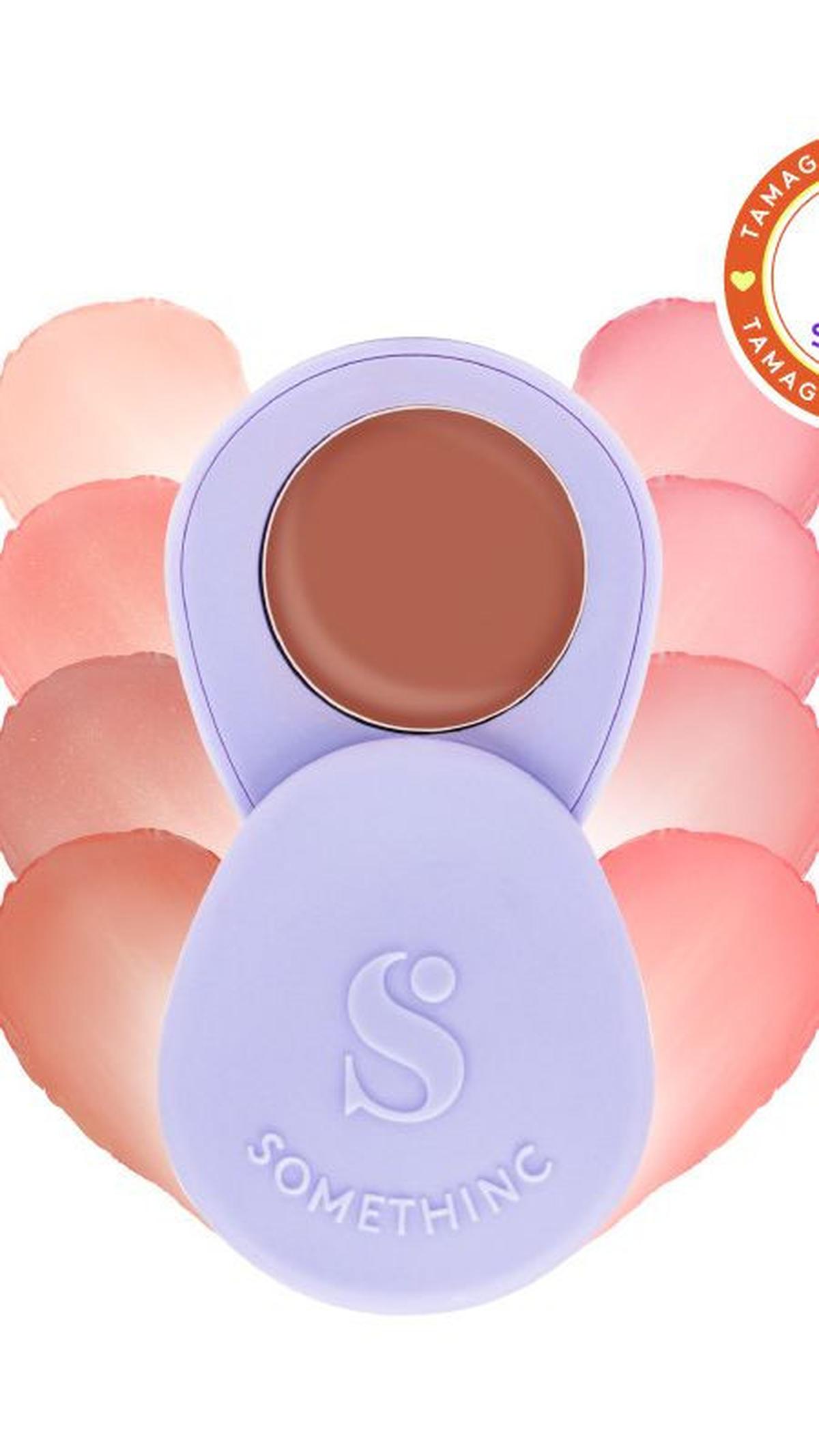 1. Pilih Blush On dengan Hasil Akhir Matte atau Semi Matte agar Pemakaian Lebih Tahan Lama<br>
