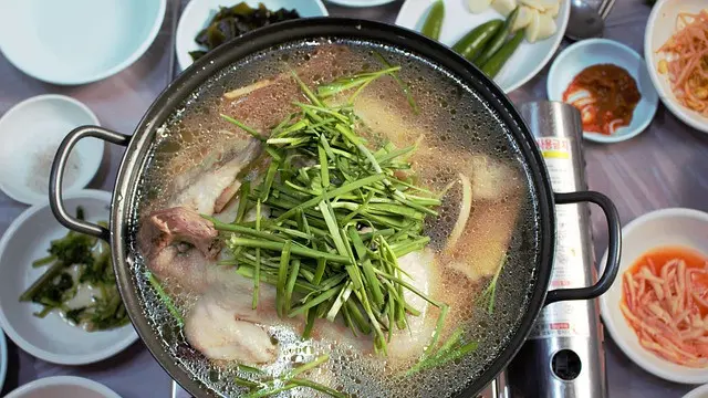 Samgyetang - Image by 애나 김 from Pixabay