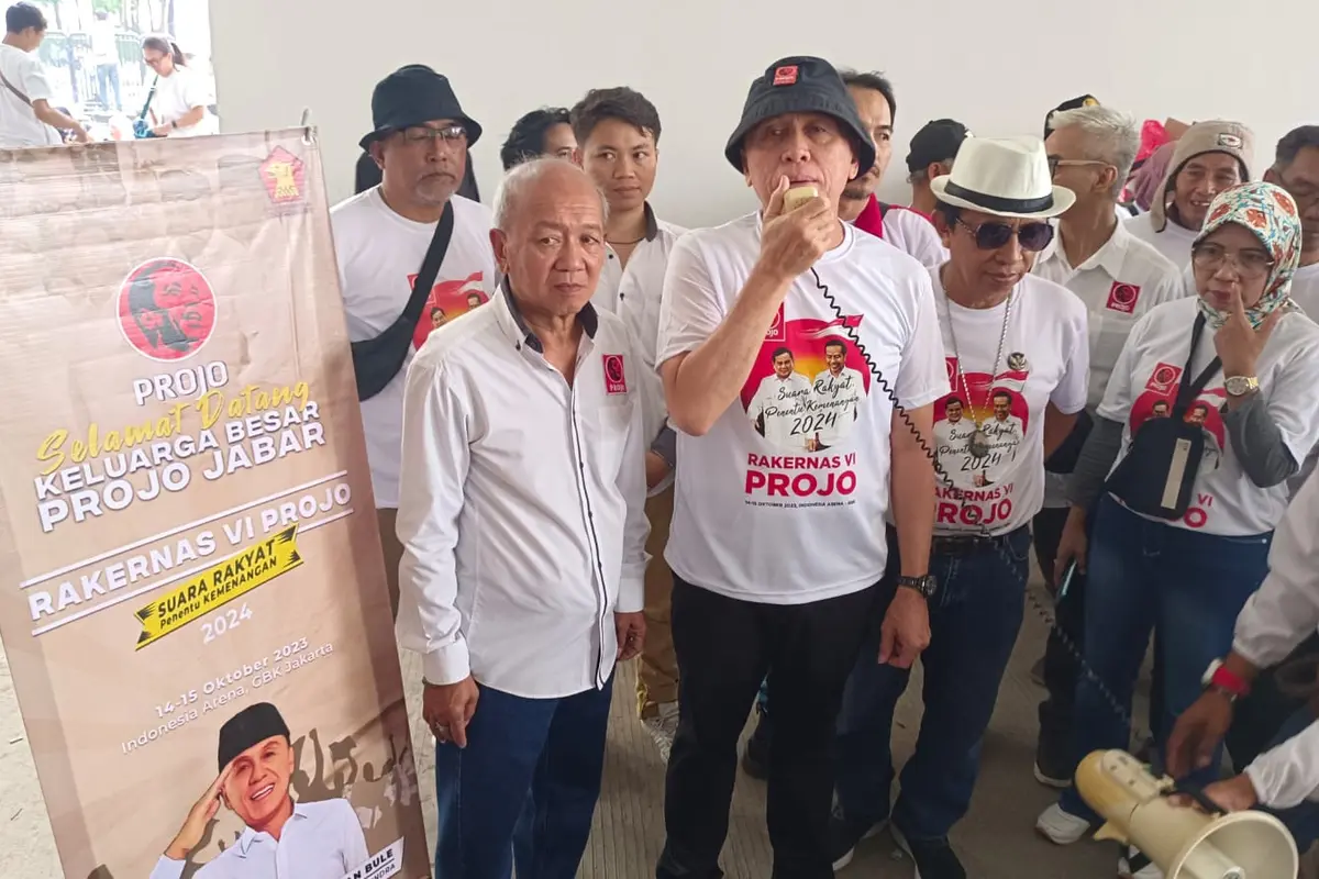 Wakil Ketua Dewan Pembina DPP Partai Gerindra, Mochamad Iriawan (Iwan Bule) bersama Projo Jabar (Istimewa)