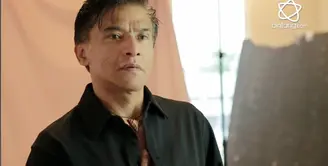 Donny Damara perankan dua sosok berbeda dalam film Guru Ngaji.