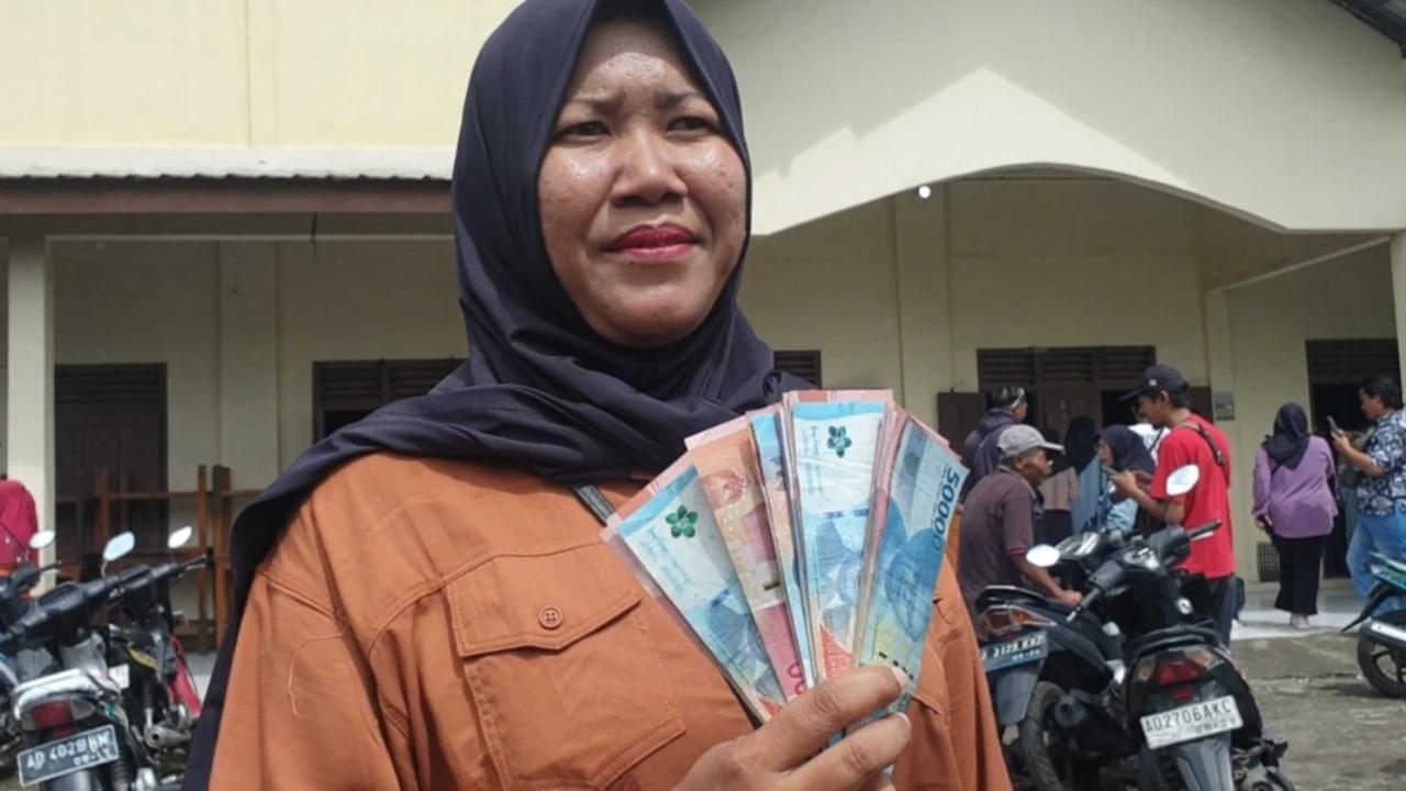 Desa di Klaten Ini Habiskan Anggaran Rp585.250.000 Untuk THR Warganya, Per Orang Dapat Rp250.000