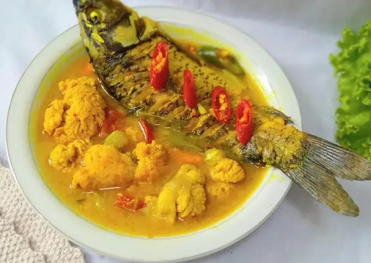 telur ikan mas bumbu kuning